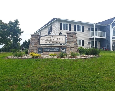 1301 Crestview Dr - Photo Thumbnail 1