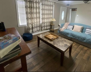 303 S 17th Street - Photo Thumbnail 14