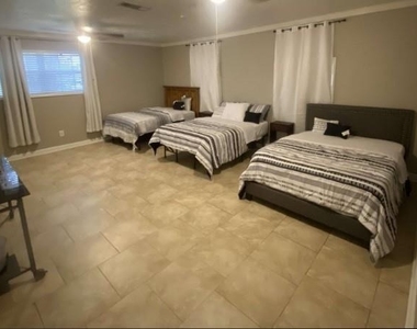 303 S 17th Street - Photo Thumbnail 10