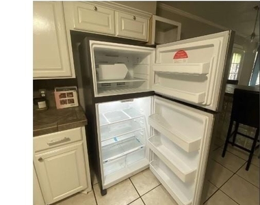 303 S 17th Street - Photo Thumbnail 8