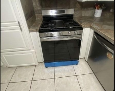 303 S 17th Street - Photo Thumbnail 9