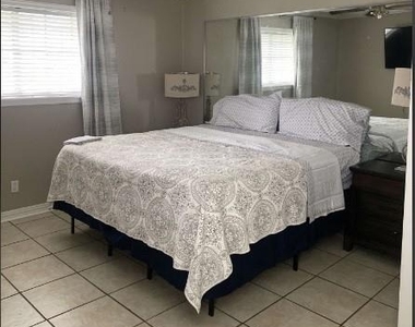 303 S 17th Street - Photo Thumbnail 18