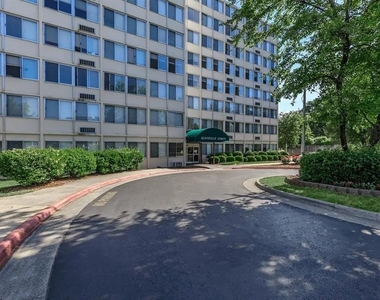111 Ne Walker Ave - Photo Thumbnail 3