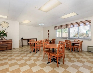 111 Ne Walker Ave - Photo Thumbnail 7
