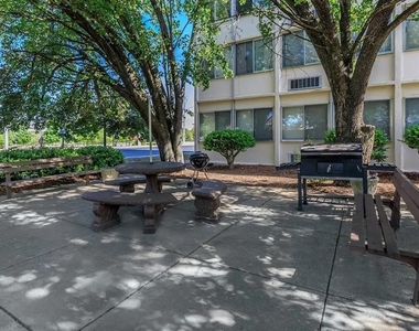 111 Ne Walker Ave - Photo Thumbnail 5