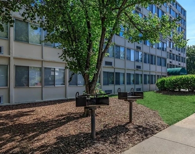 111 Ne Walker Ave - Photo Thumbnail 4