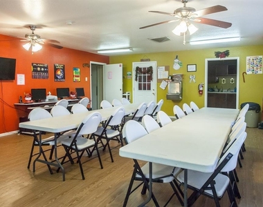 5802 Academy Drive - Photo Thumbnail 3