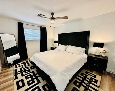 1504 Southmore Boulevard - Photo Thumbnail 13