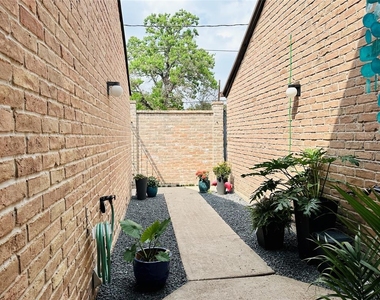1504 Southmore Boulevard - Photo Thumbnail 25