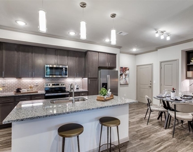13802 Napoli Drive - Photo Thumbnail 7