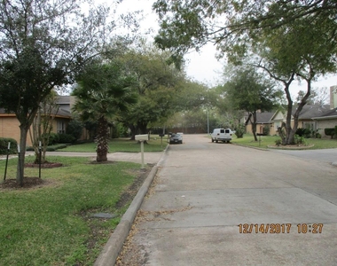 10826 Sugar Hill Drive - Photo Thumbnail 9