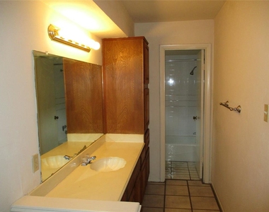10826 Sugar Hill Drive - Photo Thumbnail 34