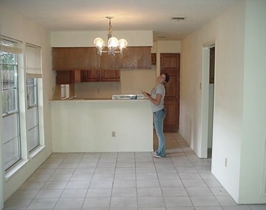 10826 Sugar Hill Drive - Photo Thumbnail 3