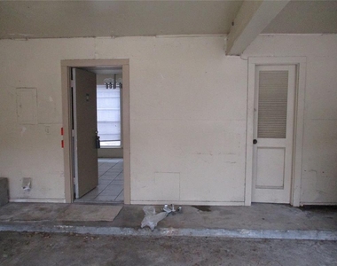 10826 Sugar Hill Drive - Photo Thumbnail 19