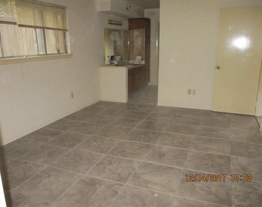 10826 Sugar Hill Drive - Photo Thumbnail 7