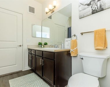 7011 Mckinney Falls Parkway - Photo Thumbnail 18