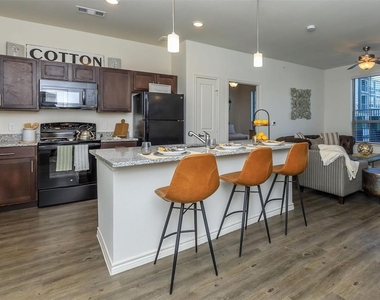 7011 Mckinney Falls Parkway - Photo Thumbnail 15
