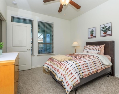 7011 Mckinney Falls Parkway - Photo Thumbnail 17