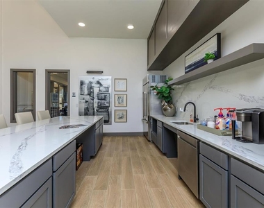 7011 Mckinney Falls Parkway - Photo Thumbnail 6