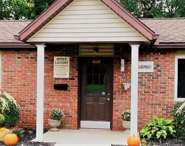 700 Pleasant Ct - Photo Thumbnail 2
