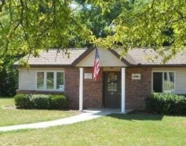 700 Pleasant Ct - Photo Thumbnail 3