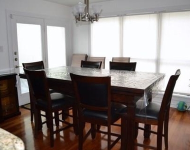 241 Se Lake Oaks Boulevard Boulevard Ne - Photo Thumbnail 1