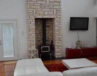 241 Se Lake Oaks Boulevard Boulevard Ne - Photo Thumbnail 2