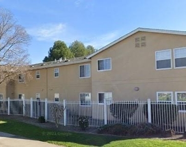 5710 66th Ave - Photo Thumbnail 4