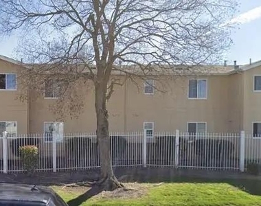5710 66th Ave - Photo Thumbnail 6