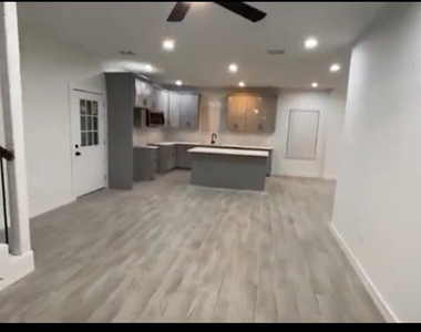 9210 Martell Street - Photo Thumbnail 4