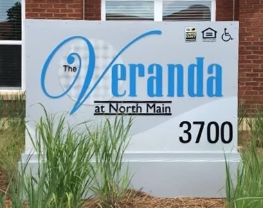 3700 N Main St - Photo Thumbnail 2