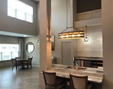 3700 N Main St - Photo Thumbnail 3