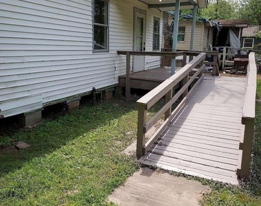 215 Blackshear Street - Photo Thumbnail 13