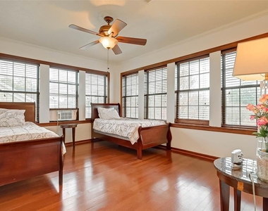 2412 Oakdale Street - Photo Thumbnail 22