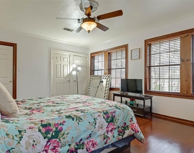 2412 Oakdale Street - Photo Thumbnail 25