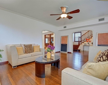 2412 Oakdale Street - Photo Thumbnail 10