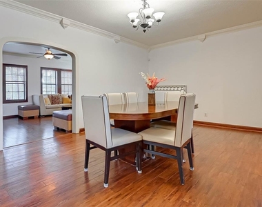 2412 Oakdale Street - Photo Thumbnail 13