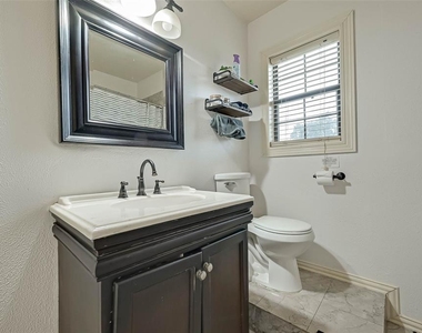 2412 Oakdale Street - Photo Thumbnail 29