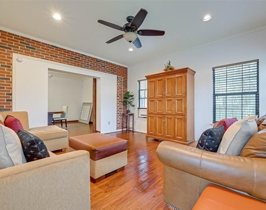 2412 Oakdale Street - Photo Thumbnail 8