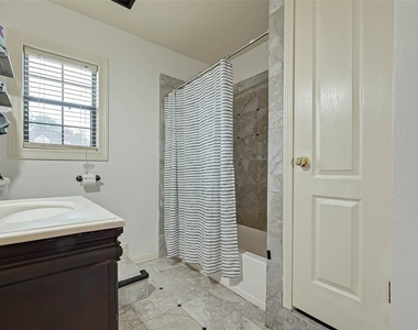 2412 Oakdale Street - Photo Thumbnail 28