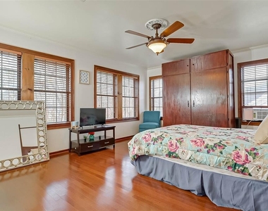2412 Oakdale Street - Photo Thumbnail 23