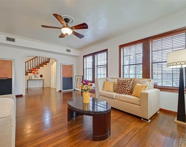2412 Oakdale Street - Photo Thumbnail 11