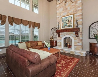 2800 Rodeo Rd - Photo Thumbnail 5