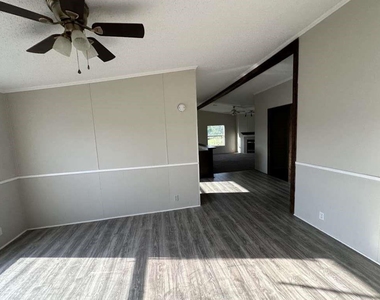 102 Bailey Street - Photo Thumbnail 12