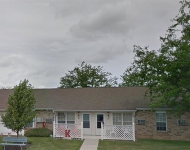 995 Meadow Ln - Photo Thumbnail 2
