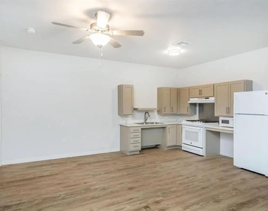 148 Buford Rd - Photo Thumbnail 10