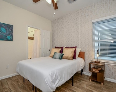 3708 Easy Street - Photo Thumbnail 16