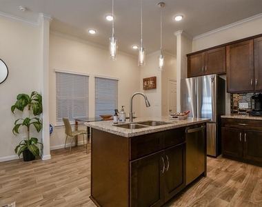 3708 Easy Street - Photo Thumbnail 6