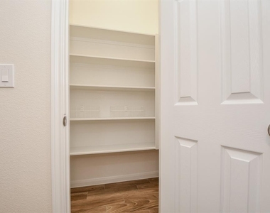 3708 Easy Street - Photo Thumbnail 7