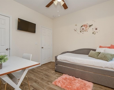 3708 Easy Street - Photo Thumbnail 18